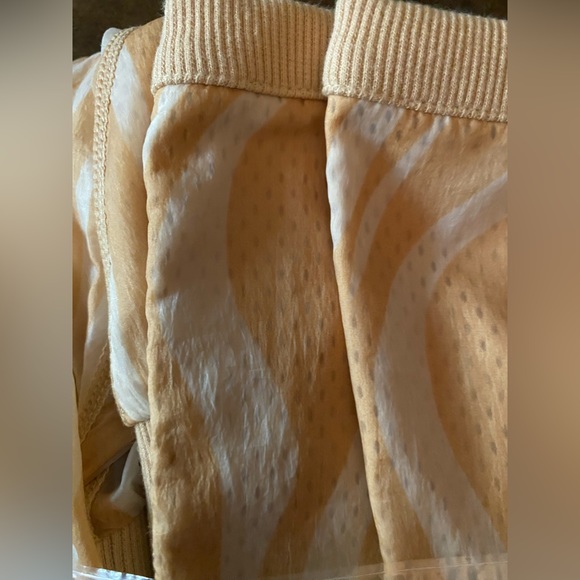 NWOT Free People Movement Tan Zebra Print Cowl neck bottom and sleeve trim - Picture 13 of 14